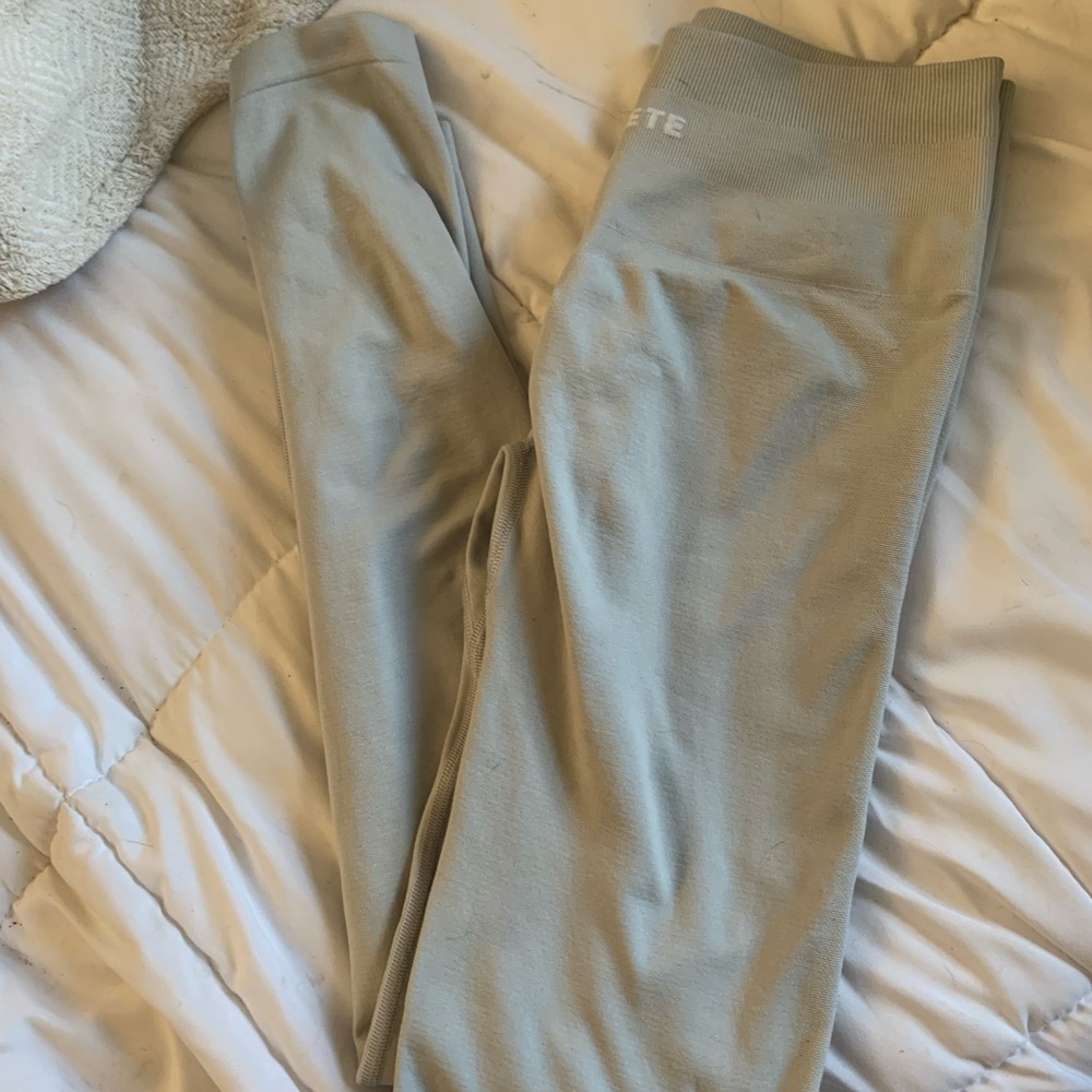 Alphalete scrunch amplify leggings! worn once, great condition